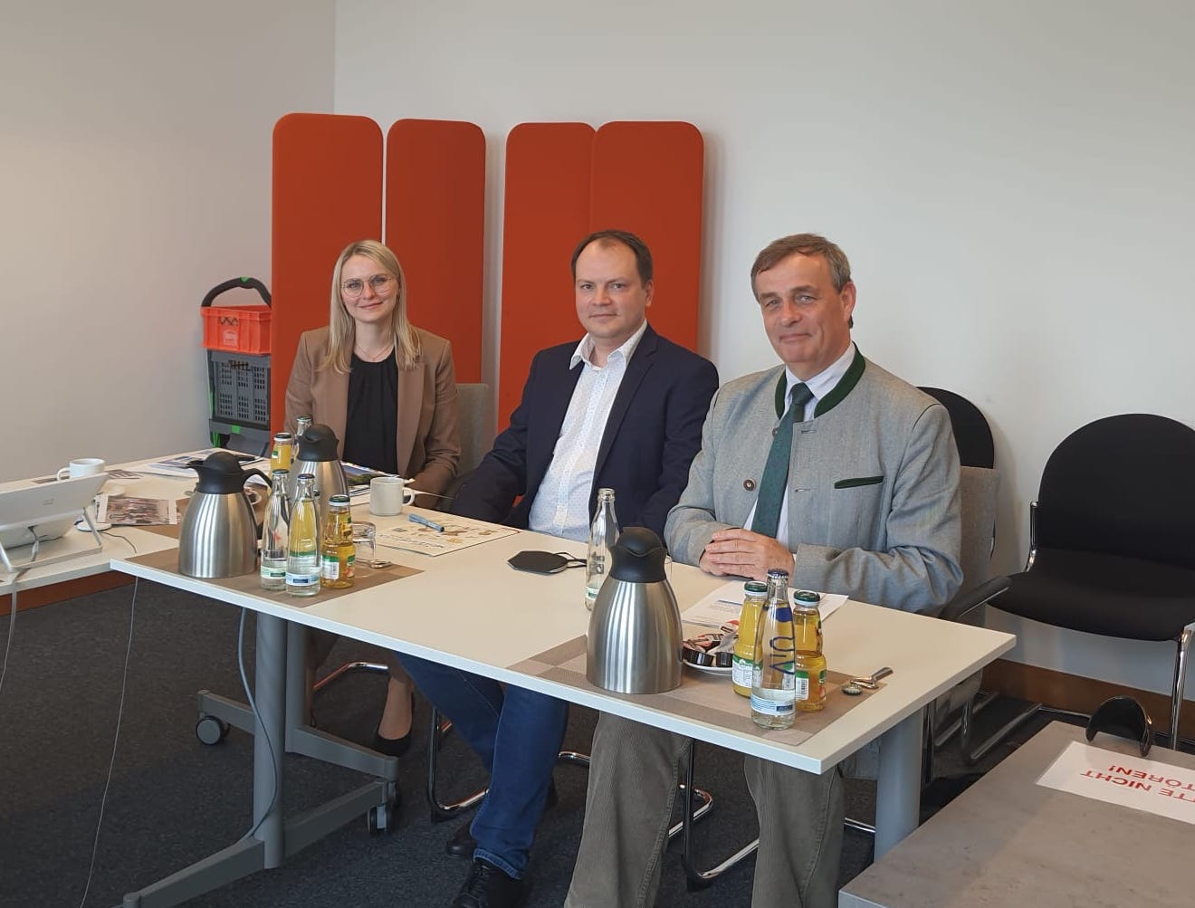 Die AGDM und Wladimir Leysle (RDU) im Gespräch mit Bundesbeauftragte Natalie Pawlik Die AGDM und Wladimir Leysle (RDU) im Gespräch mit Bundesbeauftragte Natalie Pawlik